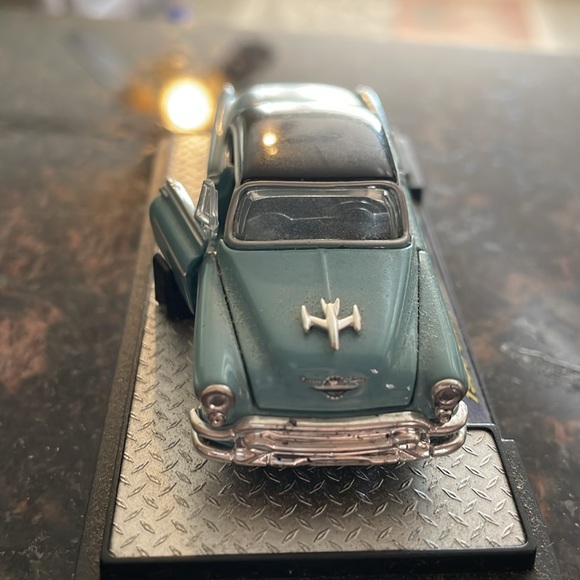 1953 Oldsmobile collectible model car - Picture 4 of 10